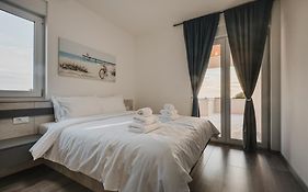 Ashka Vista Mare